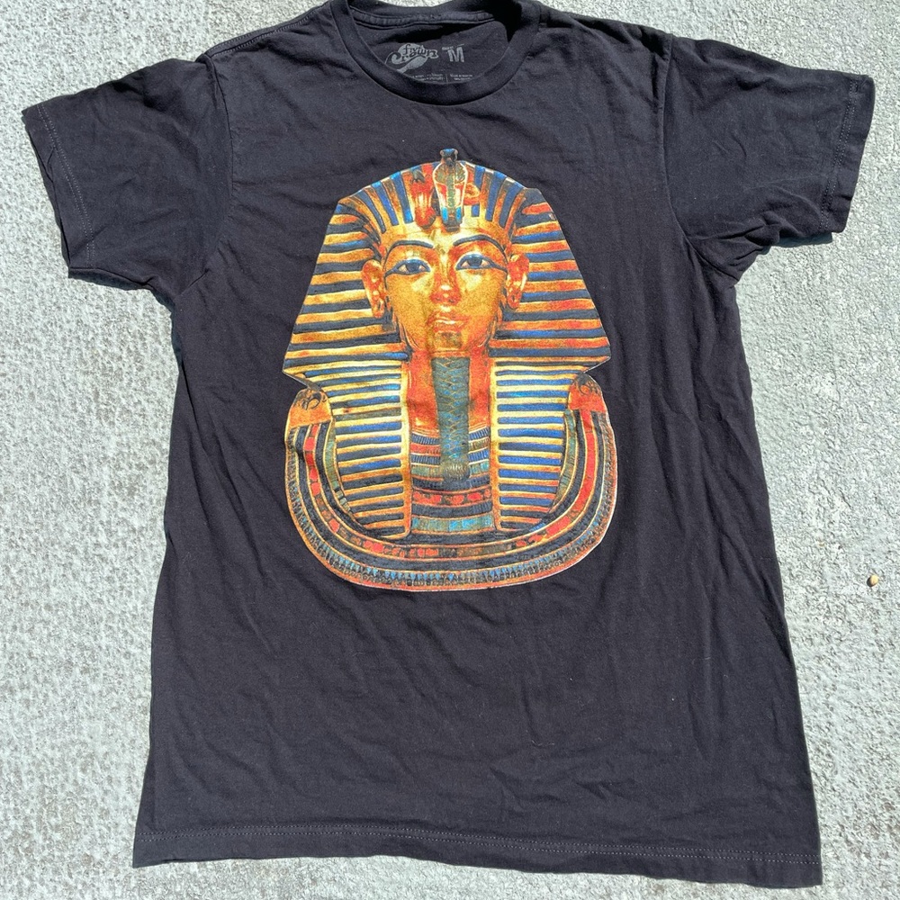 Vintage style pharaoh tee
